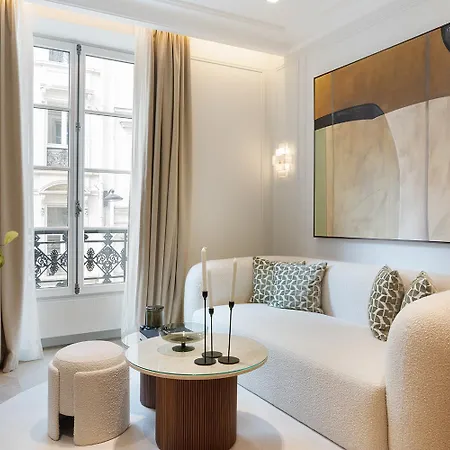 Thelander - Serviced In Opera Apartment *
