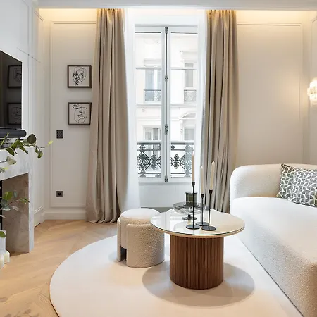 Thelander - Serviced In Opera Apartment